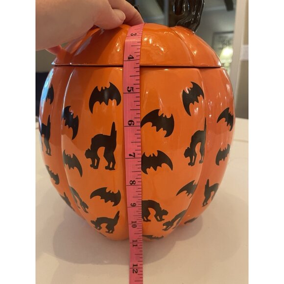 NEIMAN MARCUS  BLACK CAT BLACK BAT MOTIF HALLOWEEN PUMPKIN COOKIE JAR RARE read - Picture 13 of 13